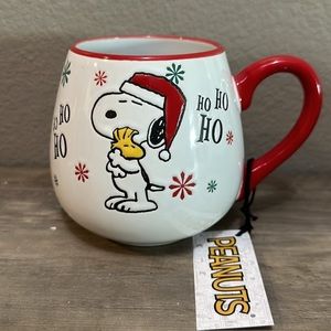 Peanuts ‘ho ho ho’ mug featuring Snoopy NWT